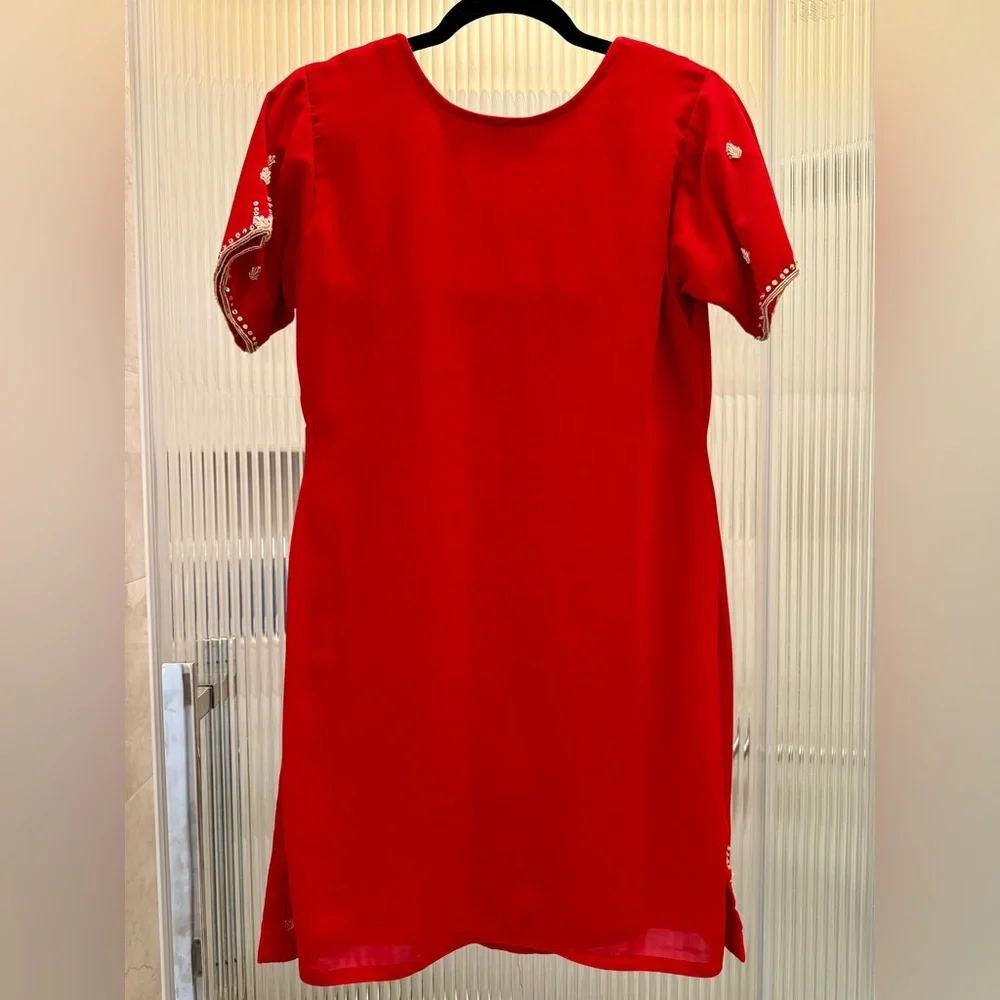 Elegant Red Embellished Pakistani Saree - Picture 3 of 5